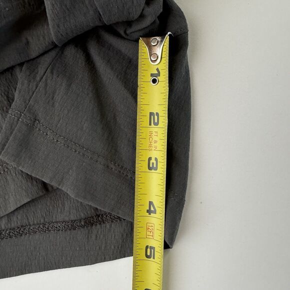 ATHLETA Charcoal NYLON SPANDEX SHORTS WITH ZIPPERED POCKETS SIZE 4 - Picture 7 of 10